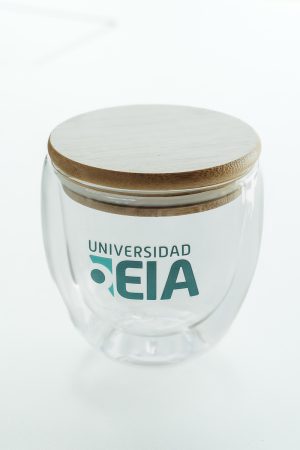 Taza de vidrio con tapa de madera